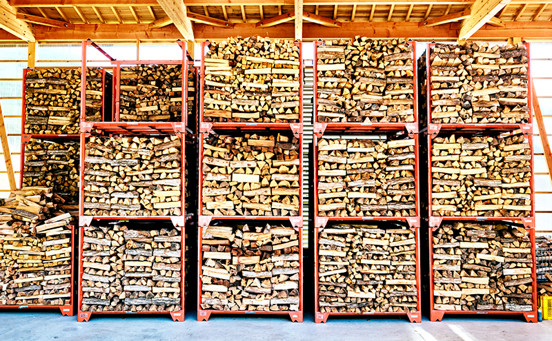 乾燥薪　スギ・ヒノキ薪7kg　30cm中割り～小割り　キャンプや焚き火、薪ストーブの最初の火力調整。