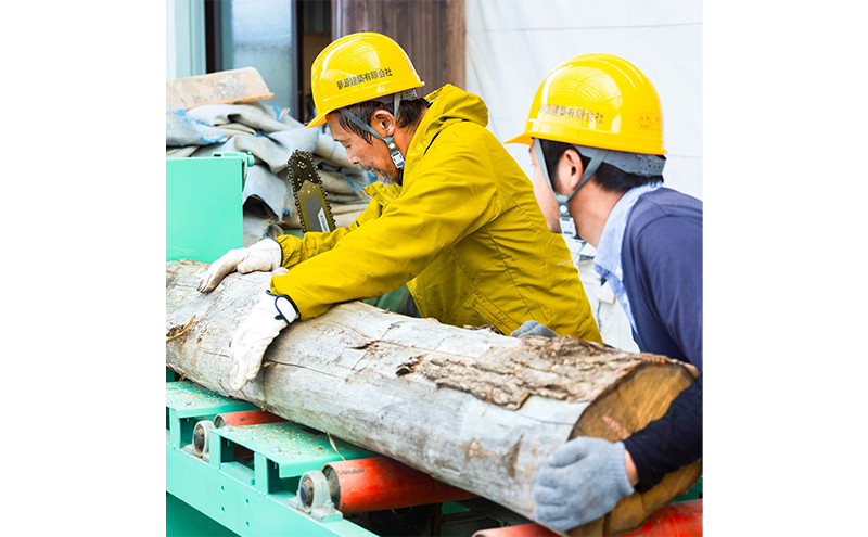 乾燥薪　広葉樹コロ薪10kg　長さ30cm以下　中割り～小割り　薪ストーブ　キャンプ　焚き火　密度が高く火持ちの良い広葉樹